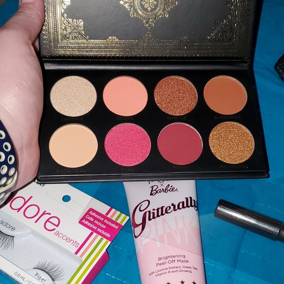 Beauty Bundle: Ardell, Pixi, nude Stix, Ace Beaut - Picture 3 of 4